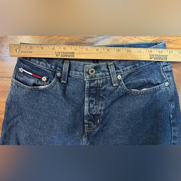 Tommy Hilfiger Jeans Women’s Size 7 Vintage Relaxed Fit High Rise Medium Wash - Picture 2 of 5